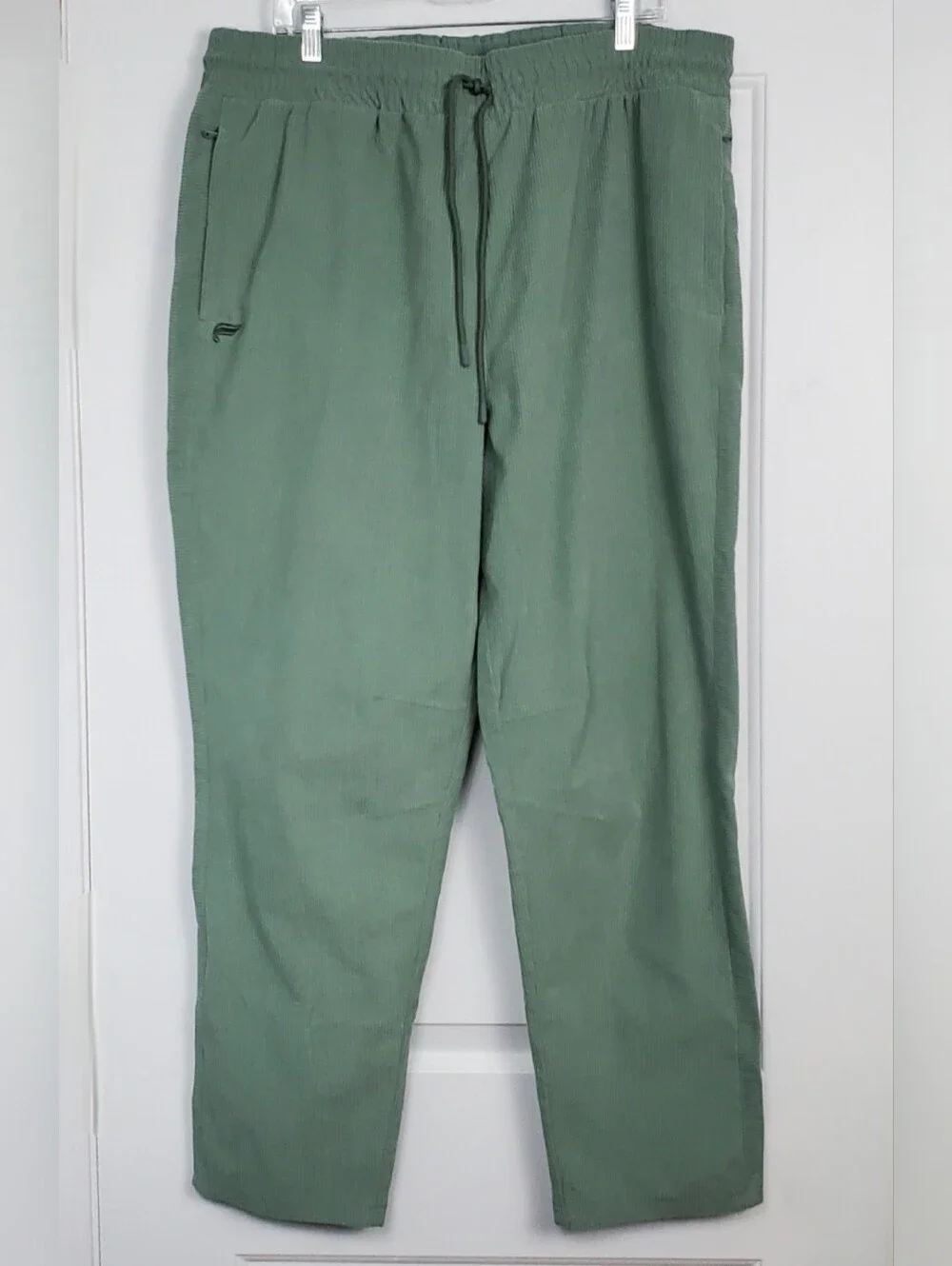 Fabletics Mens The Club Cord Pant Green Thyme Corduroy Workout - Size XXL - EUC